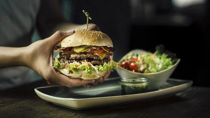 Burger, Salate, aber auch Frühstück und Süßes: Was...