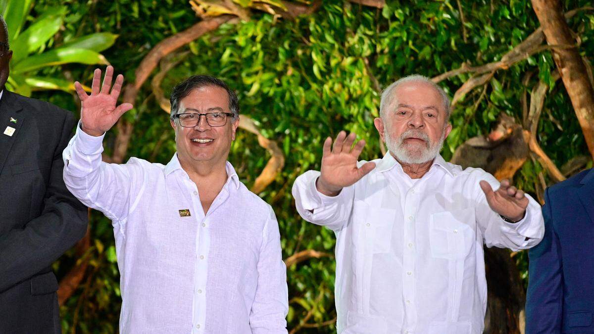 Kolumbiens Staatschef Petro (l.) und Brasiliens Präsident Lula da Silva	 