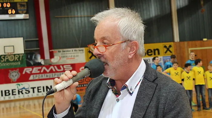 Seit 35 Jahren steht Heinz Schlatzer als Hallensprecher in Bärnbach im Einsatz