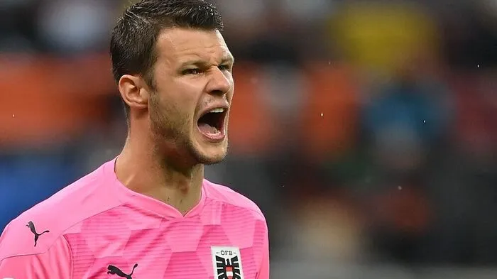Daniel Bachmann: 3 In seinem dritten Länderspiel unterlief dem Watford-Goalie ein Patzer. Es war etwas Pech und möglicherweise ein Foul mit im Spiel. Mit dem Fuß zeigte sich der Niederösterreicher ebenfalls nicht ganz sattelfest. Hielt gegen Nikolov glänzend. 