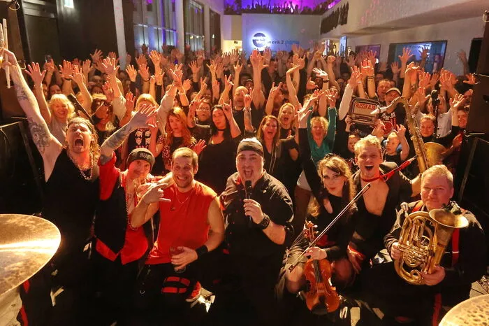 Ein letztes Gruppenfoto mit den Fans