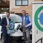 Die neue Grohag E-Tankstelle in Heiligenblut: Landesrat Sebastian Schuschnig (Land Kärnten, Mobilitäts- und Tourismuslandesrat) und  Johannes Hörl (Vorstand Großglockner Hochalpenstraßen AG)