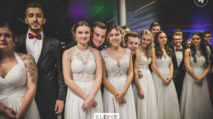 Hunderte begeisterte Balltiger amüsierten sich beim Maturaball der GuK Graz im Hengistzentrum prächtig. Unter dem Motto "Tachykardie - diese Nacht lässt eure Herzen schneller schlagen" wurde bis in den frühen Morgen gefeiert. Klicken Sie sich durch!