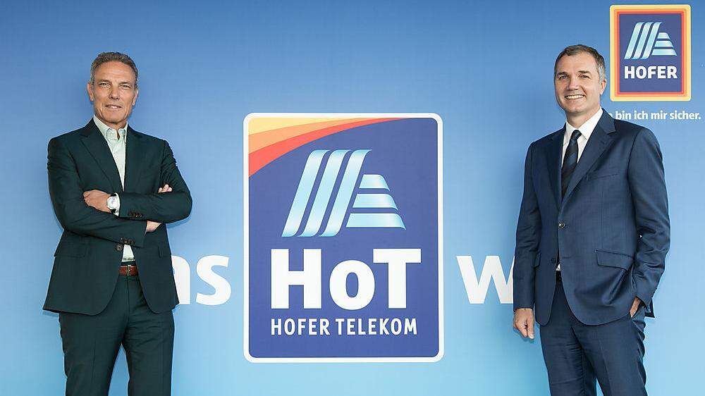 Zufrieden mit H.O.T.-Erfolgen: Michael Krammer (geschäftsführender Gesellschafter) und Horst Leitner (Generaldirektor Hofer)