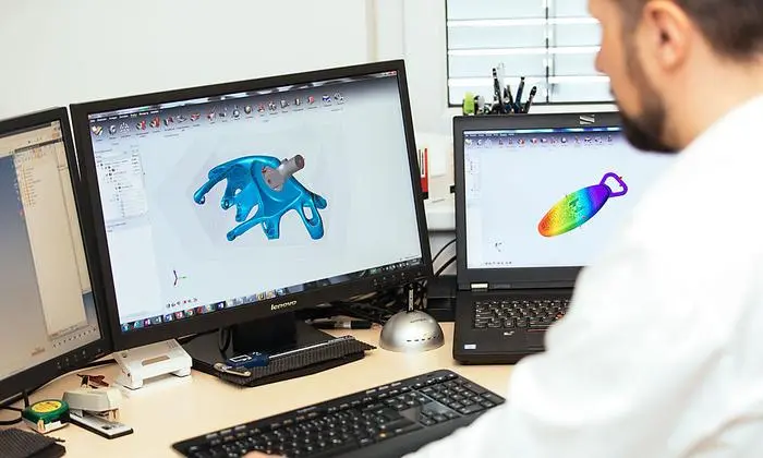 M&H iefert hochkomplexe Chassis-Bauteile in die Formel 