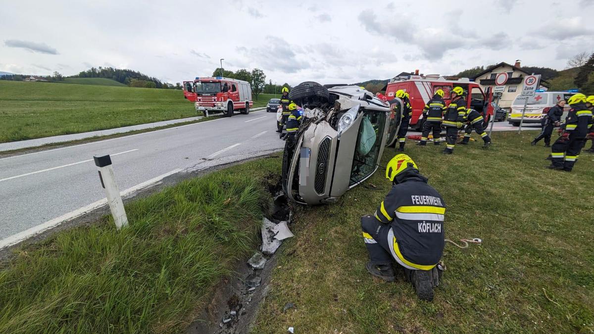 Der Wagen war auf die Seite gekippt