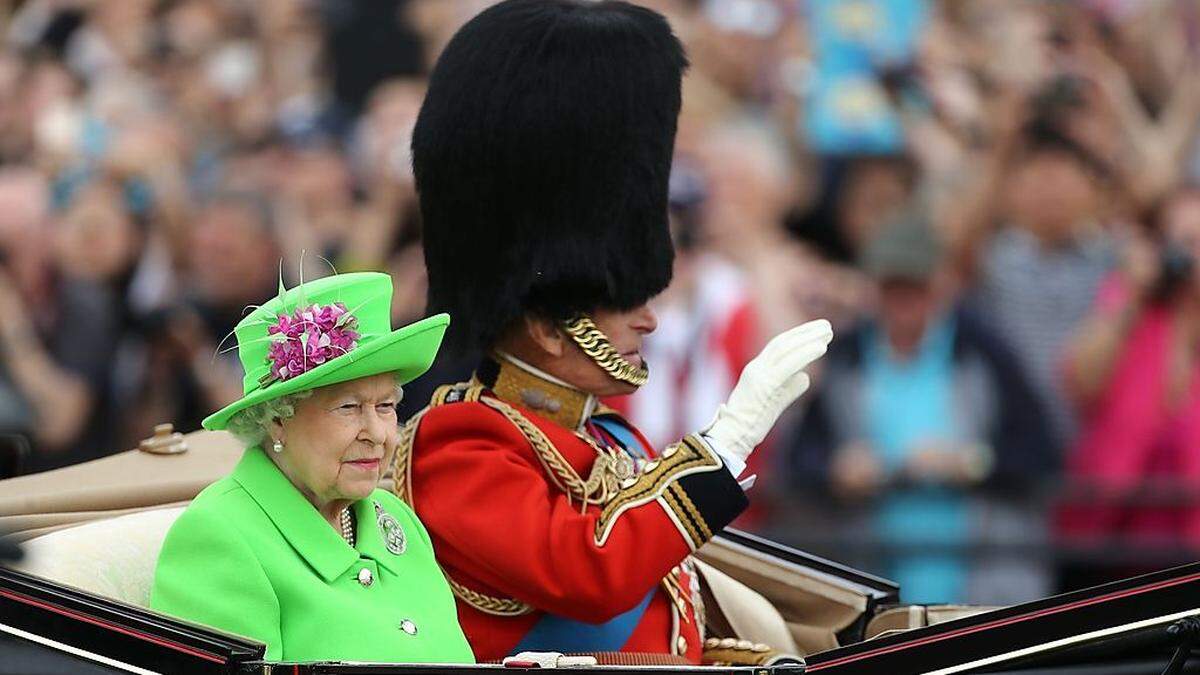 Die Queen und ihr Gemahl während der Geburtstagsparade.