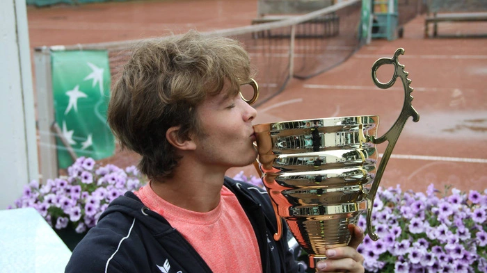 Mit 19 Jahren ist Nico Langmann Österreichs bester Rollstuhl-Tennisspieler und die Nummer 34 der Welt.