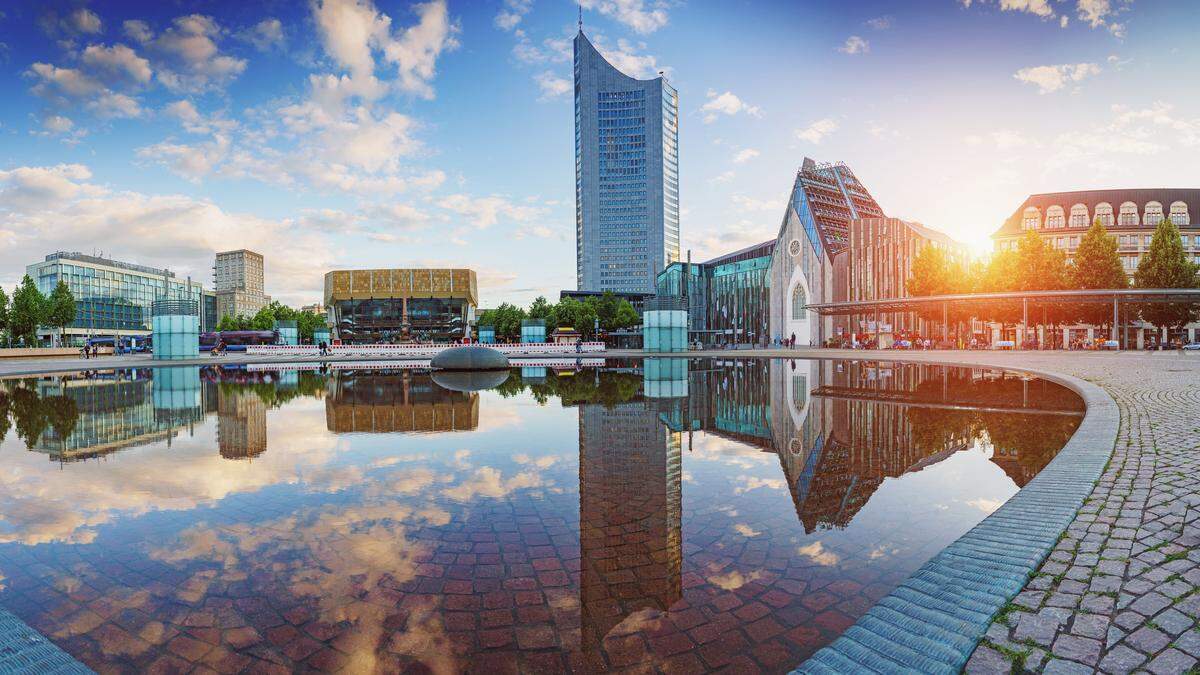 Am Augustusplatz in Leipzig sind das neue Gewandhaus, die Oper, das City-Hochhaus und das Paulinum vereint