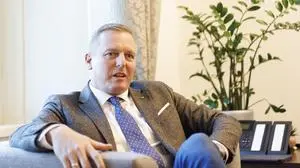 ABD0001_20250117 - GRAZ - ÖSTERREICH: Landeshauptmann Mario Kunasek (FPÖ) während eines APA-Interviews am Dienstag, 14. Jänner 2024, in Graz. - FOTO: APA/ERWIN SCHERIAU  _