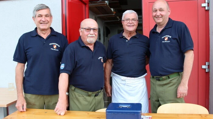 Gästeempfang durch bewährte Feuerwehrkameraden.
