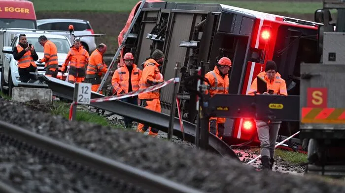 Zum Zeitpunkt des Unfalls verzeichnete eine Messstation in der Nähe eine Böe mit 136 km/h