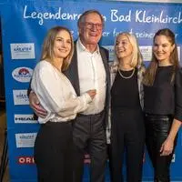 Franz Klammer mit Ehefrau Eva und den Töchtern Stephanie und Sophie