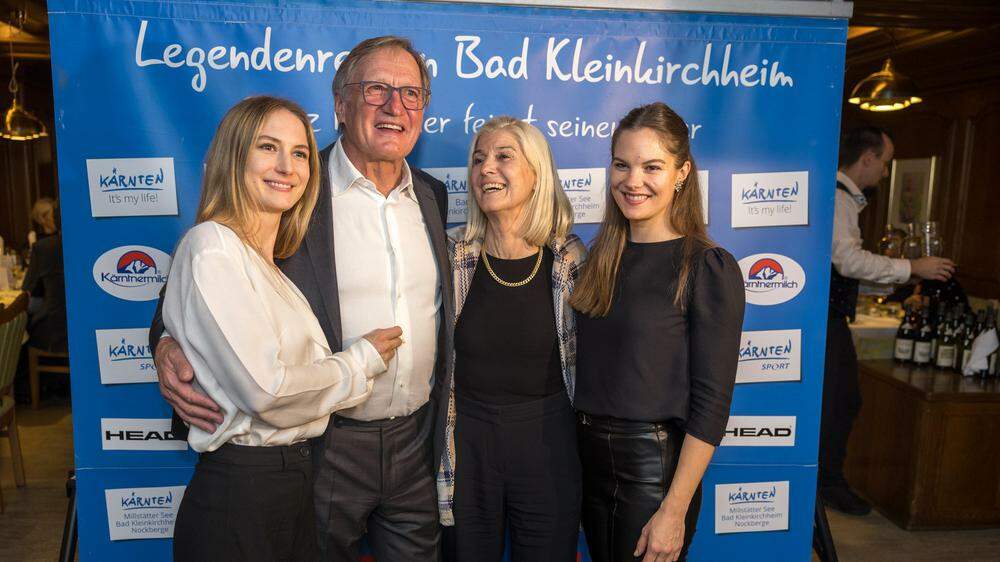 Franz Klammer mit Ehefrau Eva und den Töchtern Stephanie und Sophie