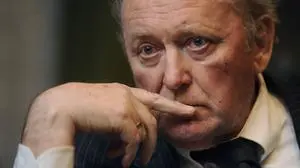 ABD0090_20220501 - WIEN - ÖSTERREICH: ++ ARCHIVBILD ++ ZU APA0163 VOM 1.5.2022 - Der frühere Fußball-Trainer und -Intellektuelle Ivan "Ivica" Osim ist am Sonntag, 1. Mai 2022 überraschend verstorben. Im Bild: Der ehemalige Fußball-Trainer und Vorstand des Fussballverbandes von Bosnien - Herzegowina, Ivica Osim, am Dienstag, 25. Oktober 2011, während eines Interviews mit der APA-Austria Presse Agentur in Wien. (ARCHIVBILD VOM 25.10.2011) - FOTO: APA/HANS KLAUS TECHT