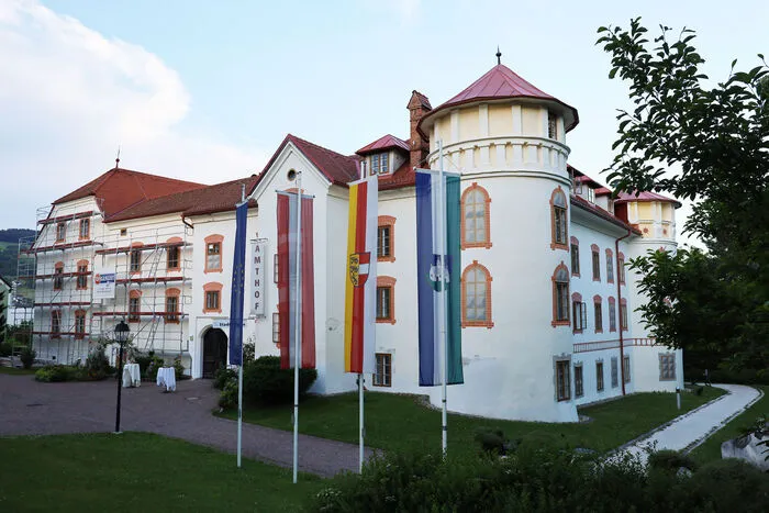 Weitere Termine: Sonntag 5. Juni 2022 | 20.00 Uhr | Amthof FeldkirchenSFERRAINA (Österreich/Israel)************************************************* Montag 6. Juni 2022 | 20.00 Uhr | Amthof FeldkirchenHATHOR CONSORT &amp; HANA BLAZIKOVA (Belgien, Tschechien)
