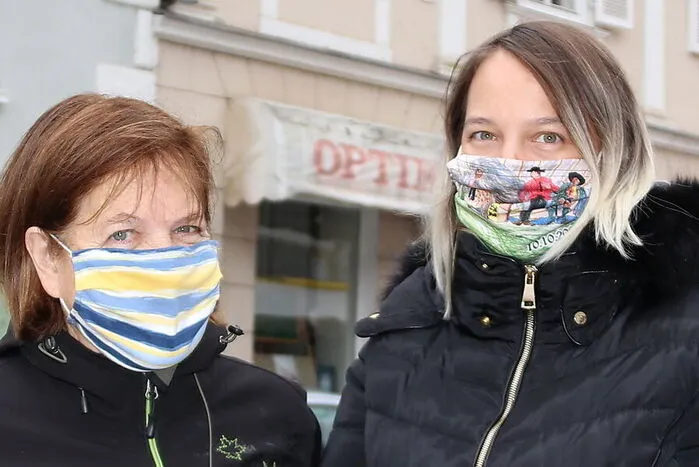 Erika Gunzer und Tochter Katharina aus Bleiburg werden ihr trautes Heim genießen: „Wir können Dinge erledigen, für die sonst keine Zeit bleibt. Den ersten Lockdown haben wir ohne Probleme überstanden. Wir sind sicher, dass alles wieder gut wird.“
