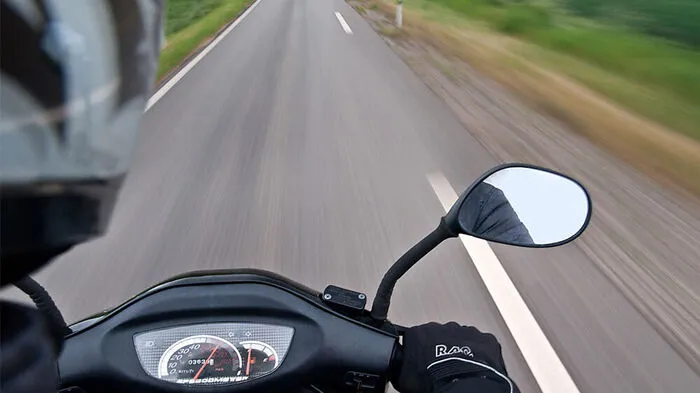 Mit nicht zugelassenem Motorfahrrad gestürzt