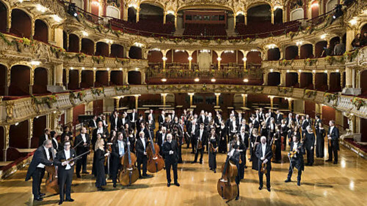 Die Grazer Philharmoniker mit ihrem Chefdirigenten Roland Kluttig