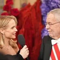 Der erste Mann im Staat bei seinem Interview mit ORF-Moderatorin Weichselbraun. Er verglich den Provinzball im obersteirischen Mürzsteg ohne Umwege mit dem Ball der Bälle in der Staatsoper
