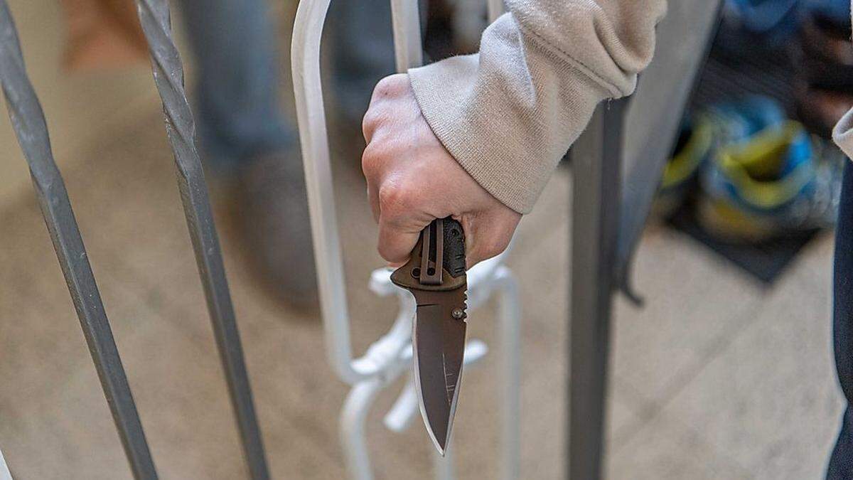 Bei einem Streit zückte ein 17-Jähriger das Messer