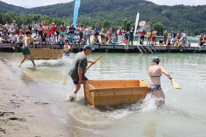 Auf dem Programm stand auch eine Sautrog-Regatta, Kinderschminken, Wettrutschen, eine Zaubershow und vieles mehr. 