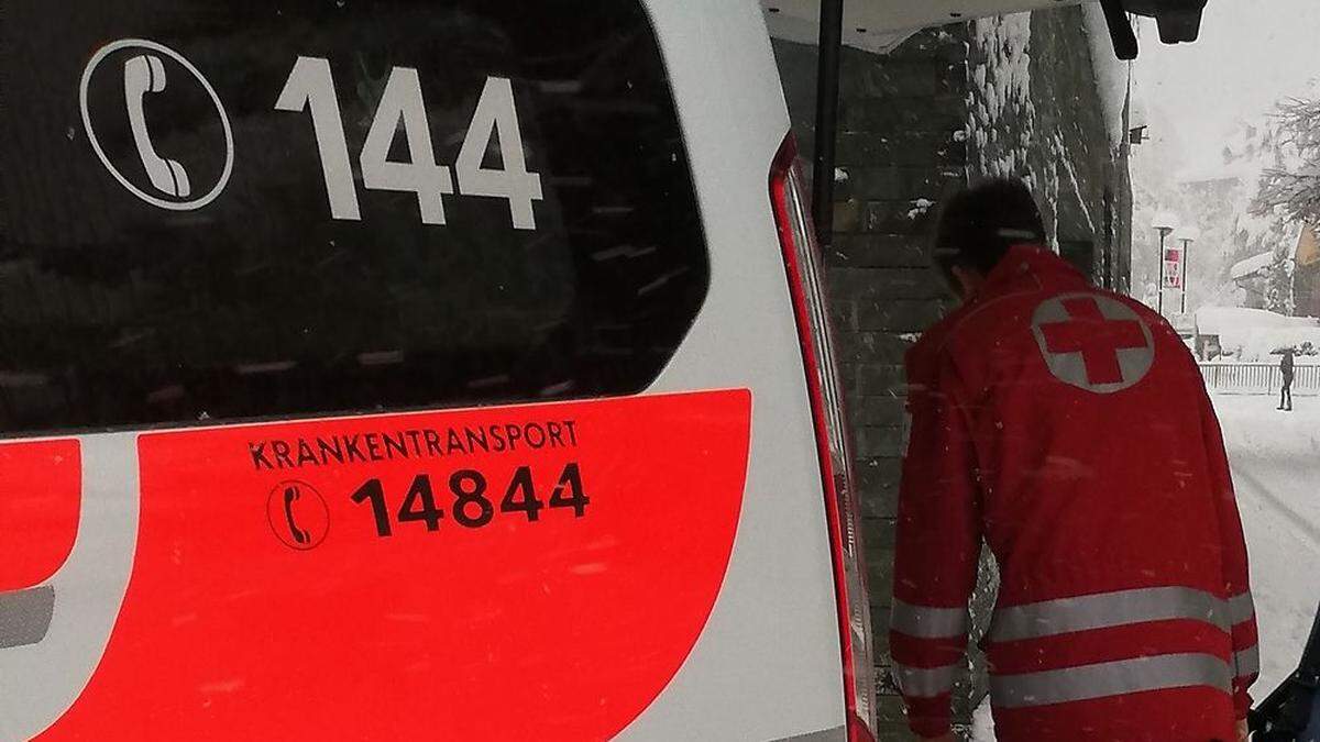 Der 15-Jährige wurde ins LKH Hochsteiermark in Leoben gebracht und dort notoperiert (Sujetbild)