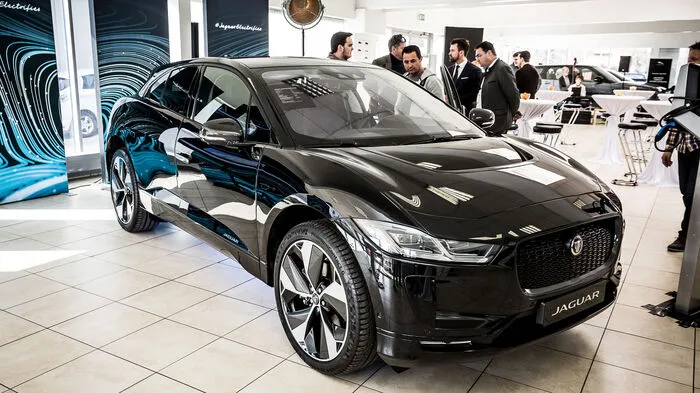 Dramatische Linien und mutige Proportionen beim Jaguar I-PACE