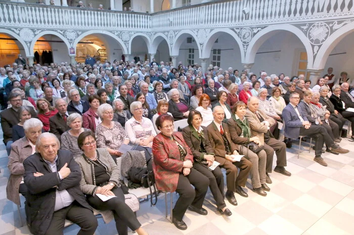 Die Stadtgemeinde lud in den Rathaushof der Herzogstadt. 