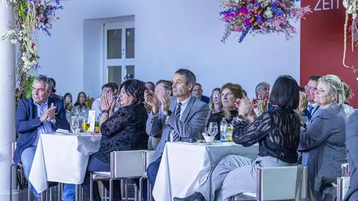Auf der Eventplattform der Kleinen Zeitung in Klagenfurt wurde am Dienstagabend das Geheimnis gelüftet, wen die Leserinnen und Leser der Kleinen Zeitung zu den „Köpfen des Jahres“ gewählt haben.