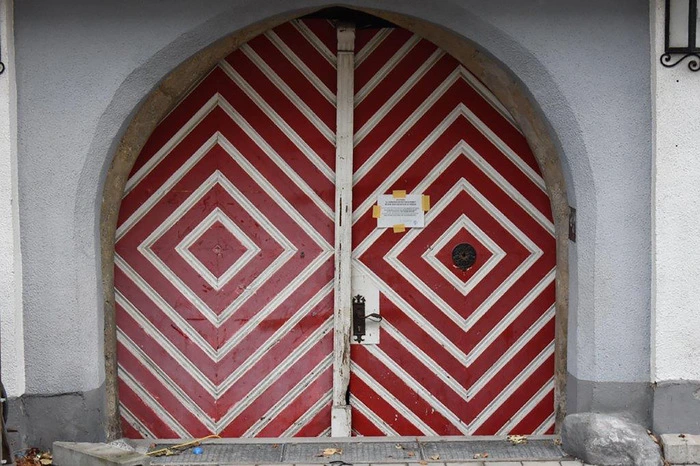 Vor dem Abriss des Lindmayr-Hauses