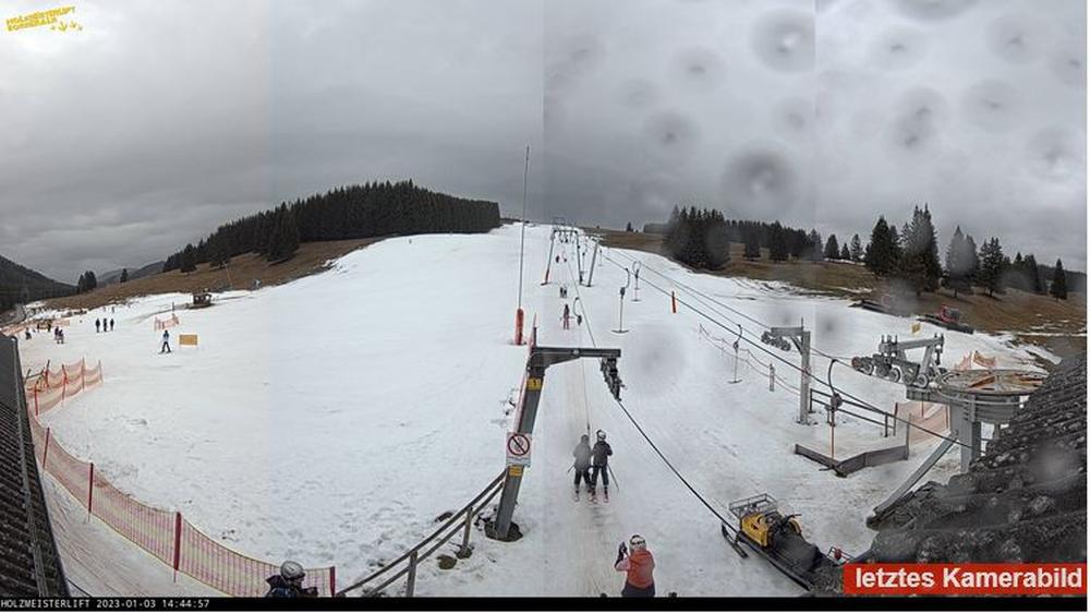 Auf Teich und Sommeralm Dürftige Schneelage Holzmeisterlift