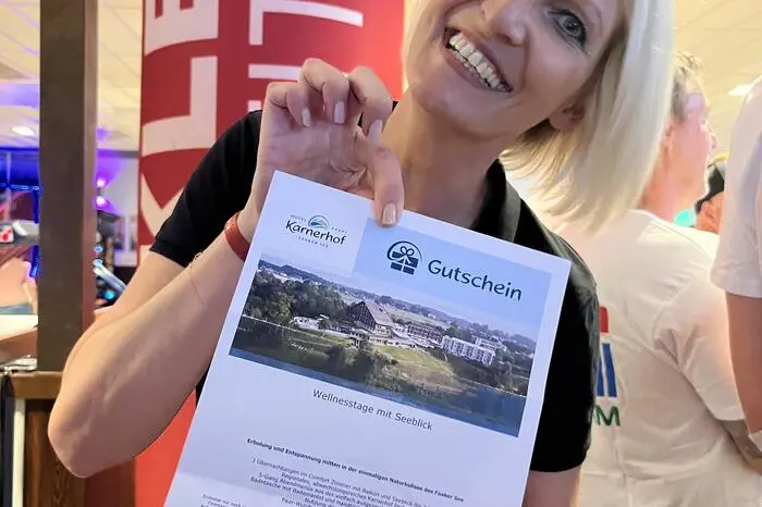 Elisabeth Jernej von Jumpworld One gewann den Hauptpreis: einen Gutschein für drei Übernachtungen im Karnerhof