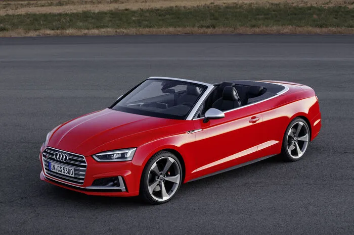 Die Karosserie ist laut Audi die steifste im Wettbewerb und zählt dennoch zu den leichtesten im Segment. Das Gesamtgewicht der neuen Generation sinkt um bis zu 40 Kilogramm. Bestückt mit dem 190 PS starken 2,0 TDI und frontangetrieben bringt sie 1690 Kilogramm auf die Waage.