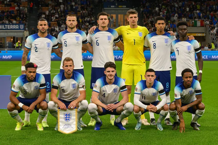 Teamchef: Gareth Southgate (seit September 2016)Bekannteste Spieler: Harry Kane (Tottenham), Raheem Sterling (Chelsea), Phil Foden (Manchester City), Jude Bellingham (Borussia Dortmund)FIFA-Weltrangliste: 5.16. WM-TeilnahmeGrößte Erfolge: Weltmeister 1966, WM-Vierter 1990, 2018, Vize-Europameister 2021, EM-Dritter 1968, 1996