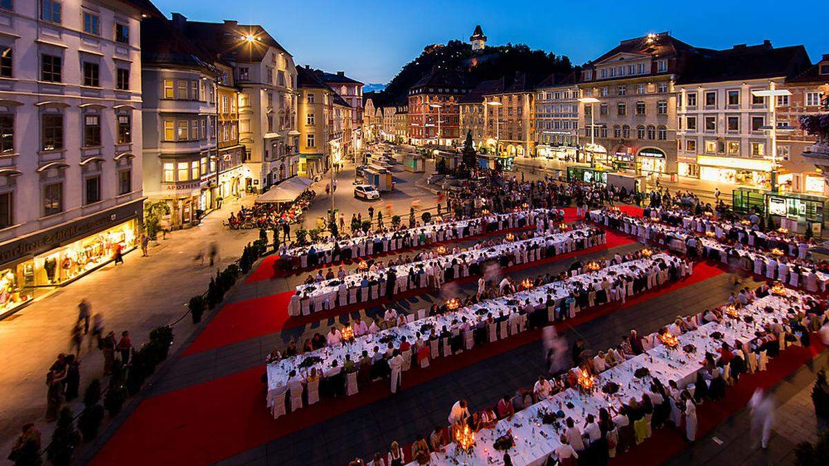 Krönender Abschluss: Lange Tafel der Genusshauptstadt