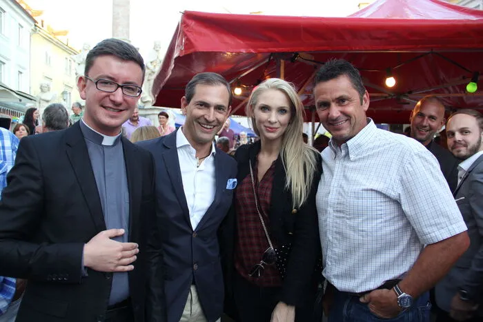 Unter den Gästen war auch Philippa Strache, Ehefrau von Heinz-Christian Strache (FPÖ).