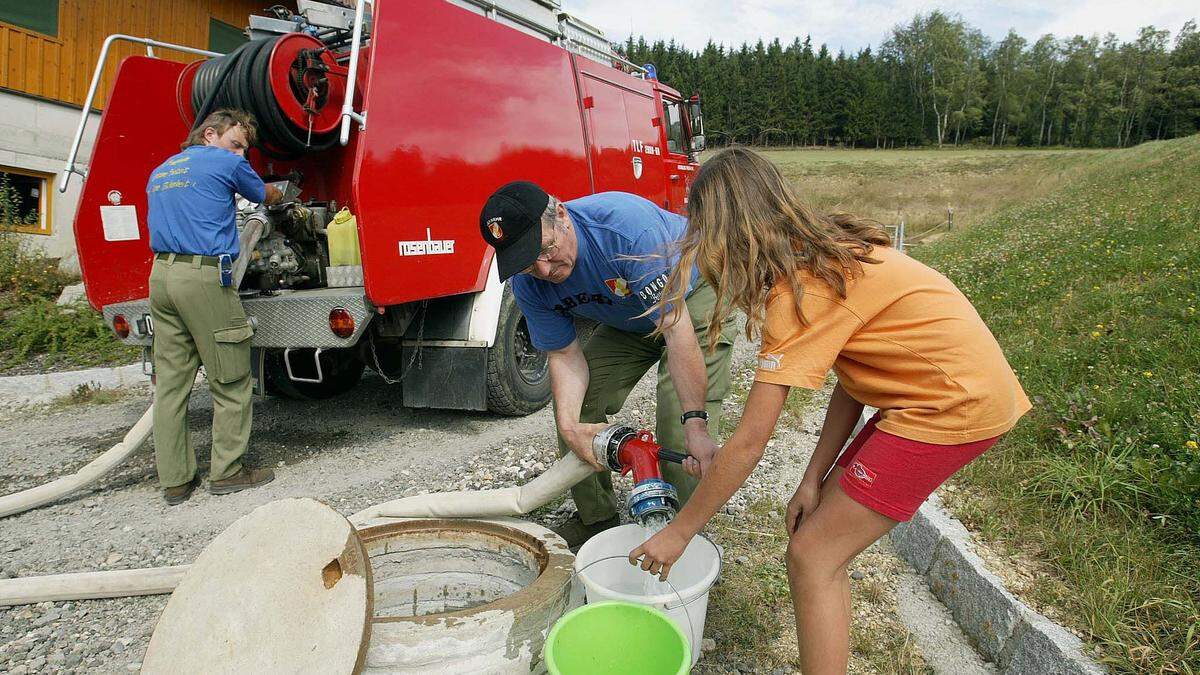 Archivbild: In abgelegenen Gegenden müssen auch um Graz immer öfter Hausbrunnen aufgefüllt werden