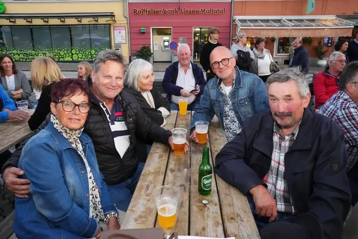 Klicken Sie sich bitte durch die weiteren Fotos!
