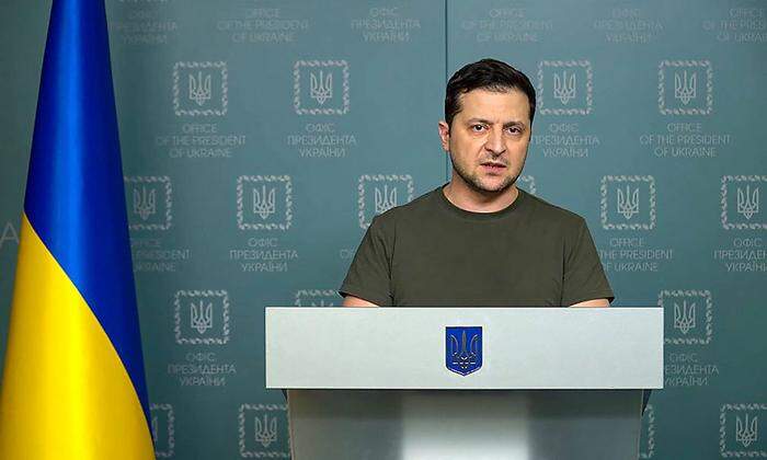 Selenskyj bestätigt: Ukraine stimmt Verhandlungen mit Russland zu 