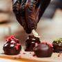 Österreicherinnen und Österreicher sind Schokoladenliebhaber. Zwei Kilo Tafelschokolade essen sie im Schnitt pro Jahr