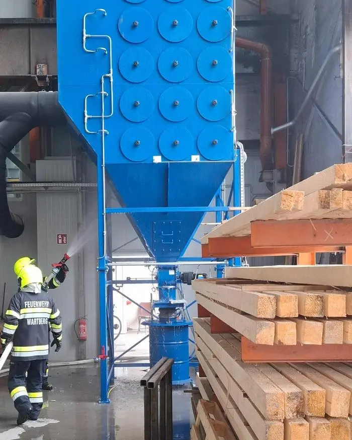 Im Inneren der Anlage hatten sich Flammen gebildet