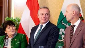 Vize-LH Manuela Khom, LH Mario Kunasek und Finanzlandesrat Willibald Ehrenhöfer