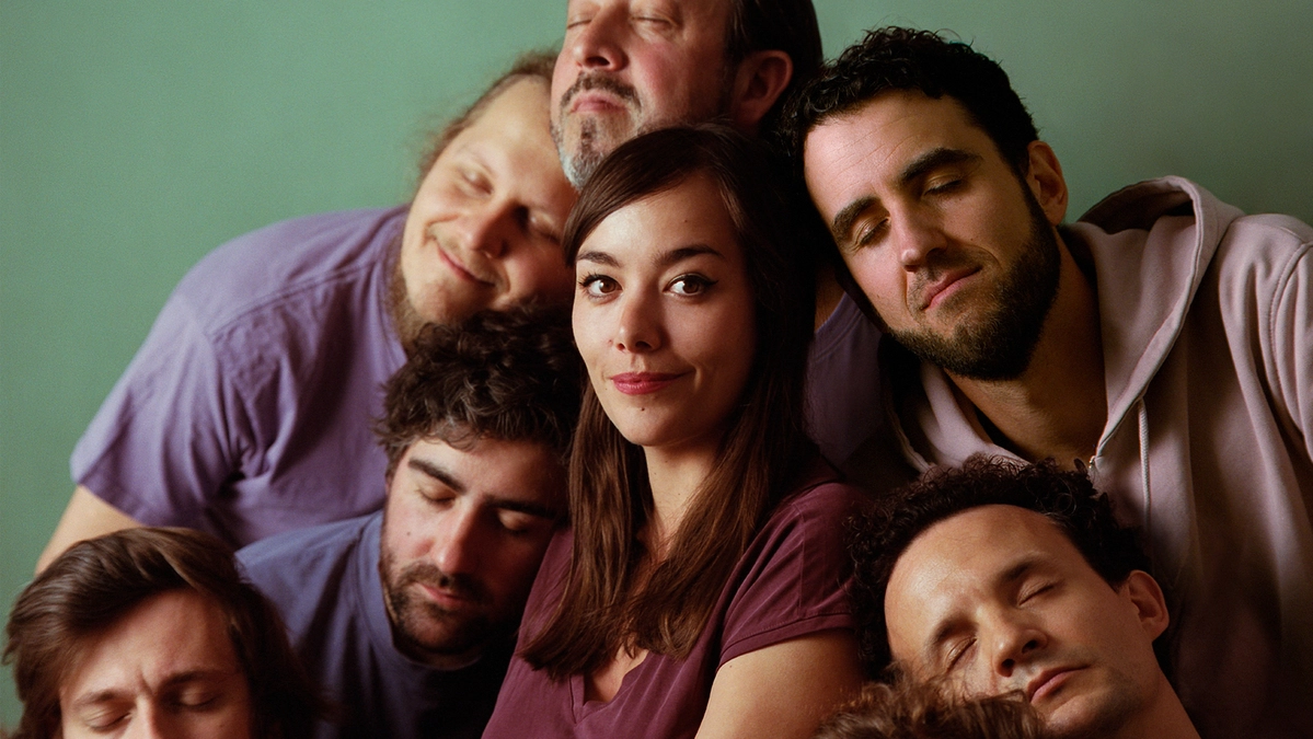 Feiern ihr zehnjähriges Bandbestehen und ein neues Album: Yasmin Hafedh alias Yasmo (Mitte) & die Klangkantine