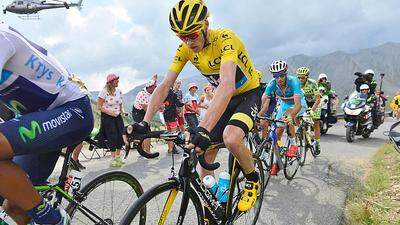 Christopher Froome führt das Feld bei der Tour de France an