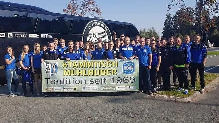 Der Stammtisch Mühlhuber aus Stallhofen, inzwischen ein Hobbyfußballclub, feiert heuer sein 50-jähriges Bestehen
