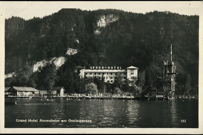 Grand Hotel Annenheim Wo heute das Terrassenhaus Landskron und der Robinson Club für regen Betrieb sorgen, stand einst das Grand HotelAnnenheim. 1884 errichtet markiert es den Beginn einer langen Tourismustradition am Ossiacher See.