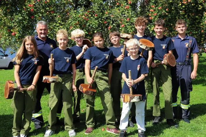 Die Feuerwehrjugend der FF-St. Martin veranstaltete beim Kölblhof ein Birkenstockschiessen.