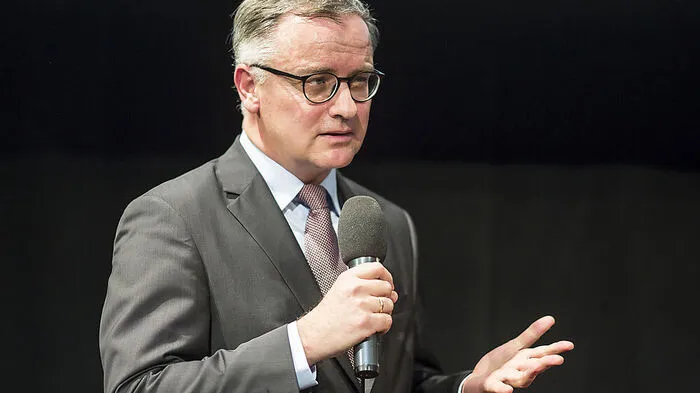 Markus Müller wurde für seine Leistungen auf dem Gebiet der Klinischen Pharmakologie ausgezeichnet