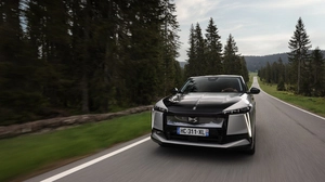 Imposanter Auftritt mit einer Front, die von der alten Würde erzählt – und die man einfach ansehen muss: DS N<sup>o</sup>8